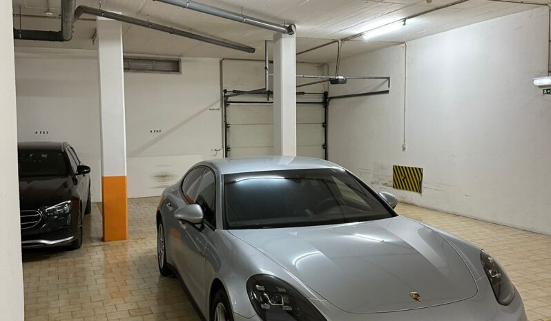 
								Porsche Panamera 4 E Hybrid full									