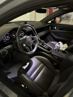 
										Porsche Panamera 4 E Hybrid full									