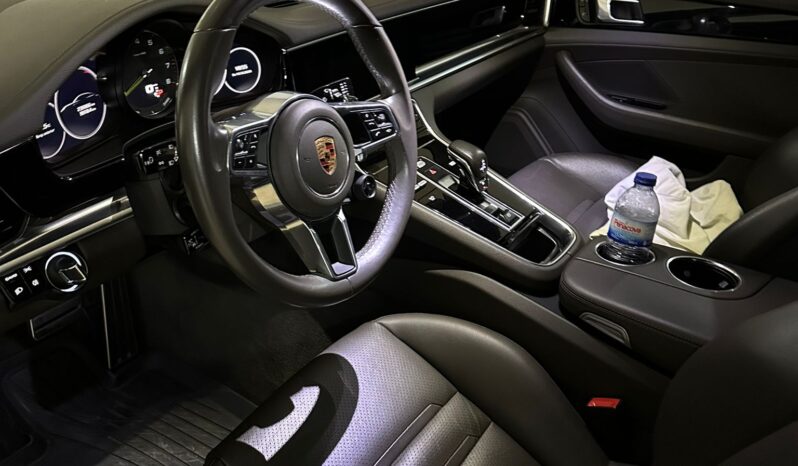 
								Porsche Panamera 4 E Hybrid full									