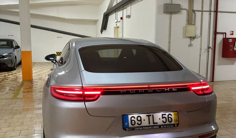 
								Porsche Panamera 4 E Hybrid full									