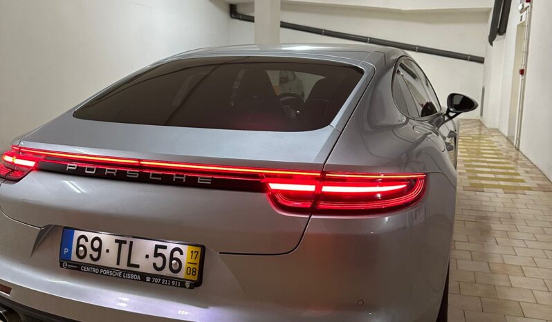 
								Porsche Panamera 4 E Hybrid full									