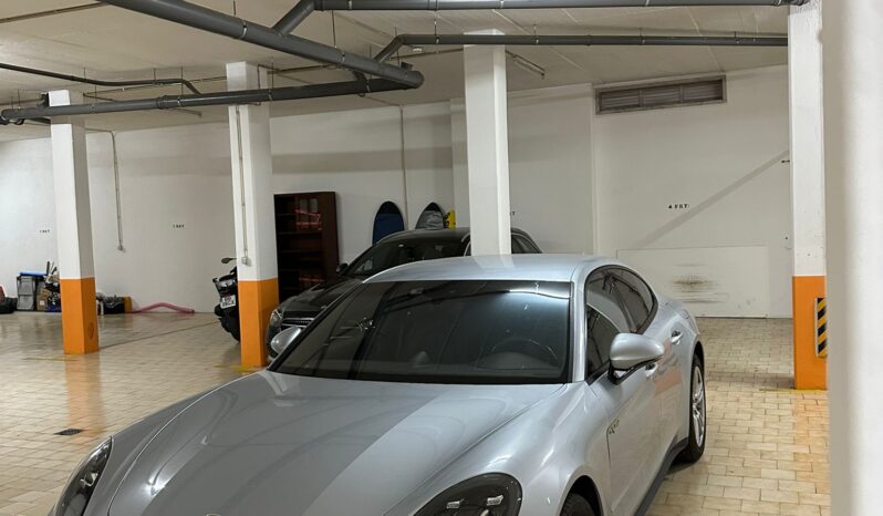 
								Porsche Panamera 4 E Hybrid full									
