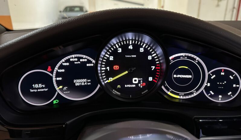
								Porsche Panamera 4 E Hybrid full									